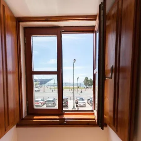 In Alfama - Amazing River View Апартаменты Лиссабон